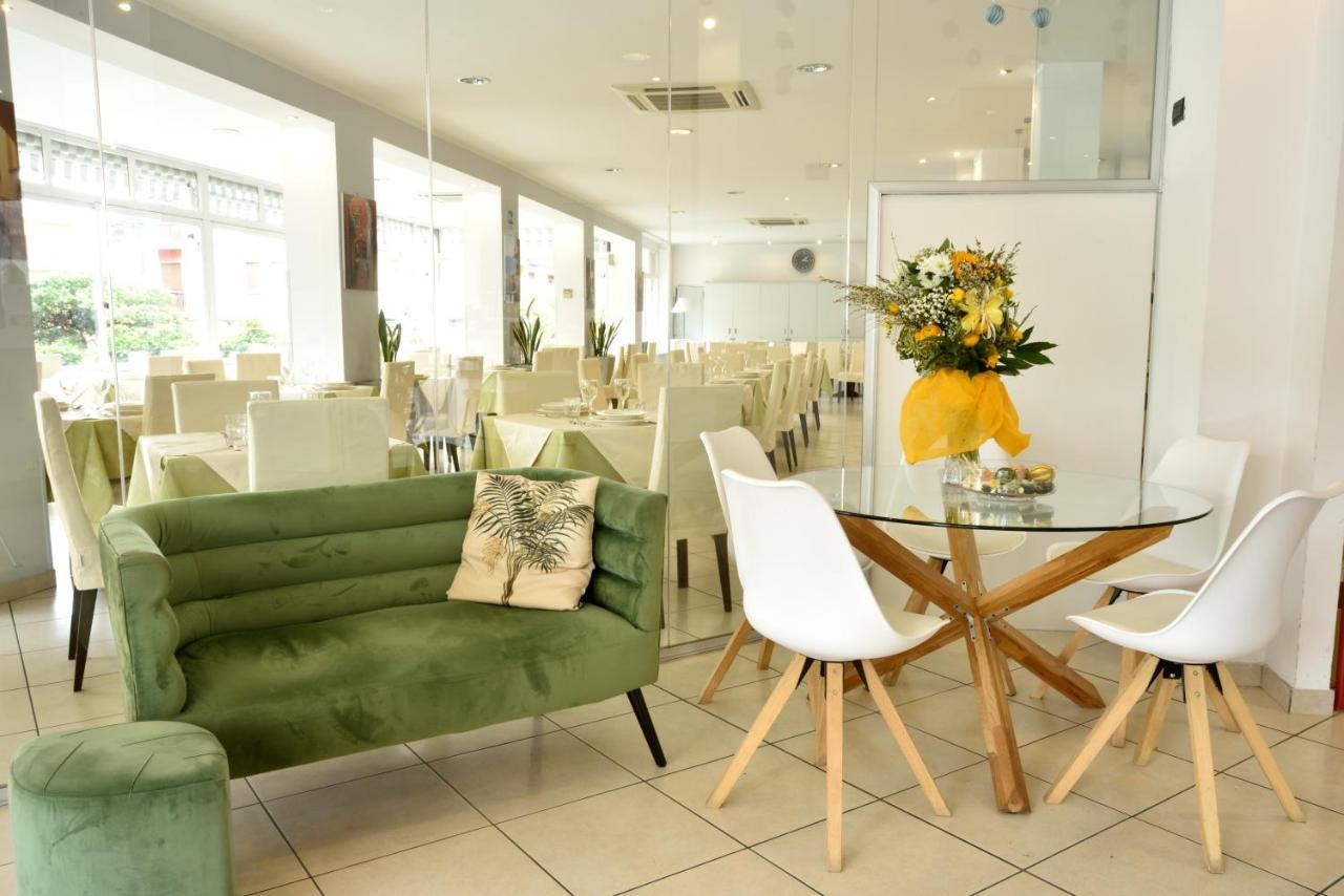 Hotel Ristorante La Marina Mhotelsgroup San Bartolomeo Al Mare Exteriér fotografie