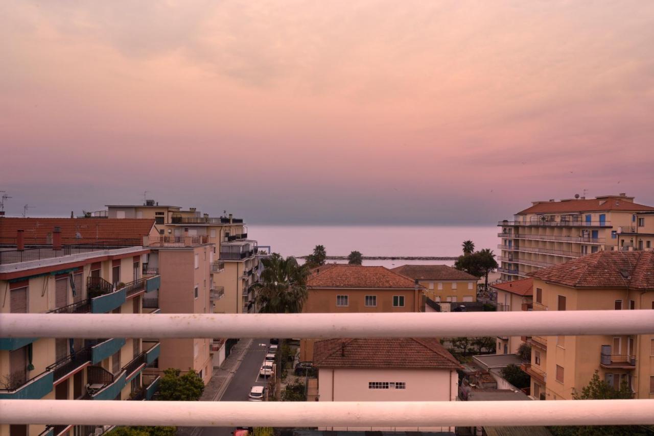 Hotel Ristorante La Marina Mhotelsgroup San Bartolomeo Al Mare Exteriér fotografie