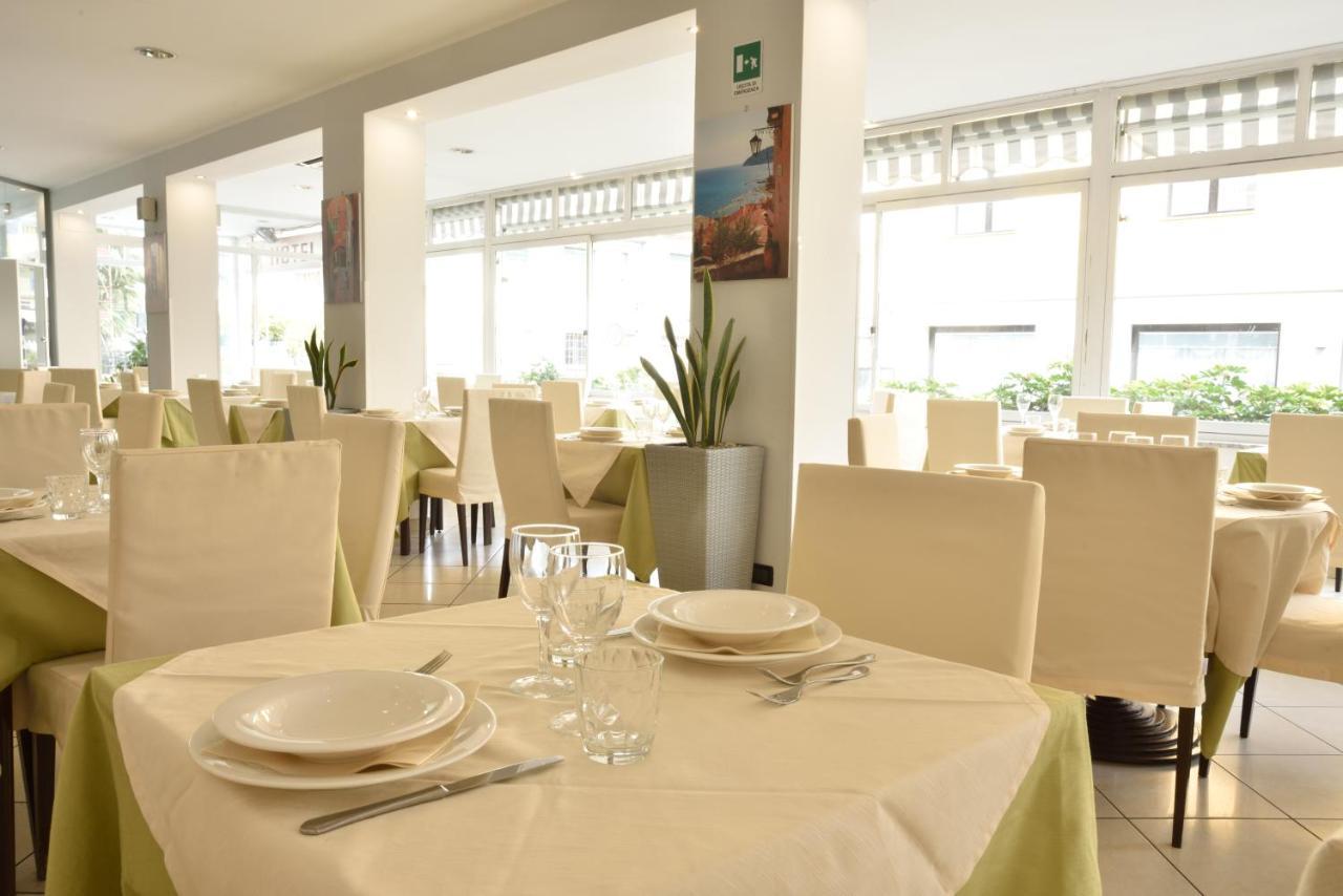 Hotel Ristorante La Marina Mhotelsgroup San Bartolomeo Al Mare Exteriér fotografie
