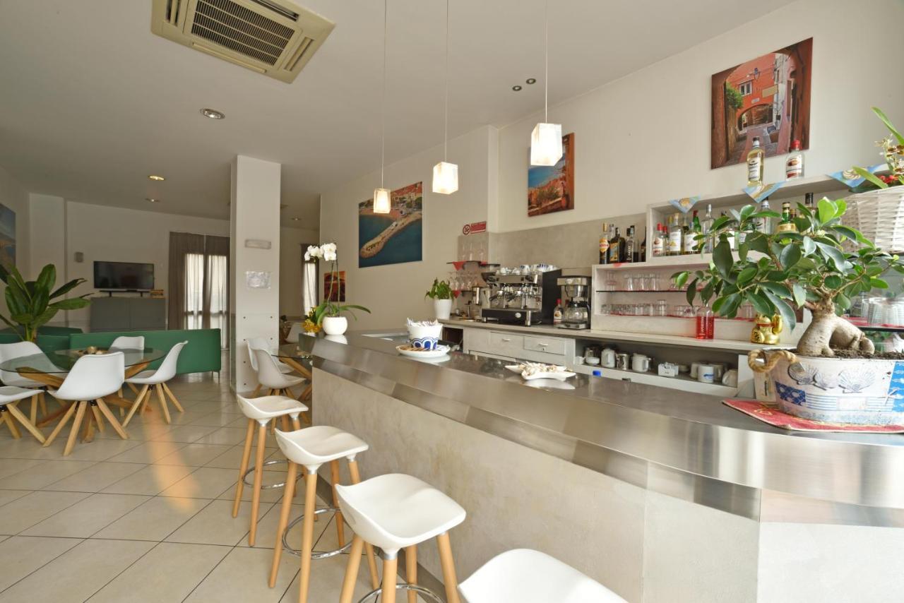 Hotel Ristorante La Marina Mhotelsgroup San Bartolomeo Al Mare Exteriér fotografie