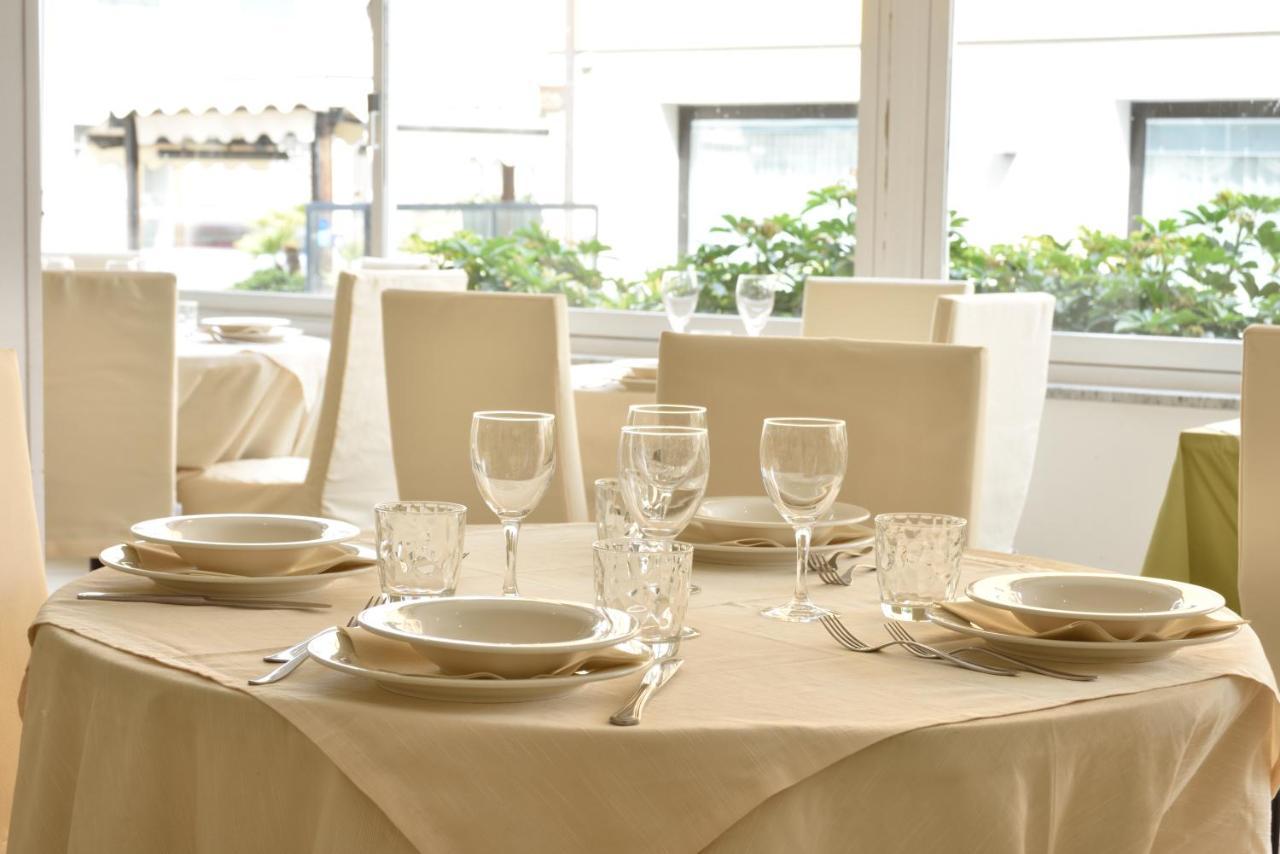 Hotel Ristorante La Marina Mhotelsgroup San Bartolomeo Al Mare Exteriér fotografie