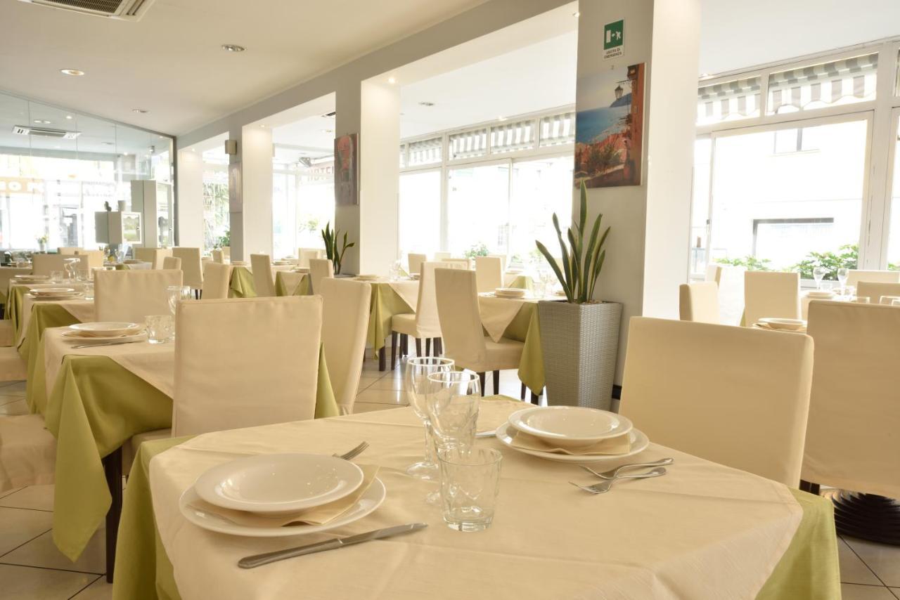 Hotel Ristorante La Marina Mhotelsgroup San Bartolomeo Al Mare Exteriér fotografie