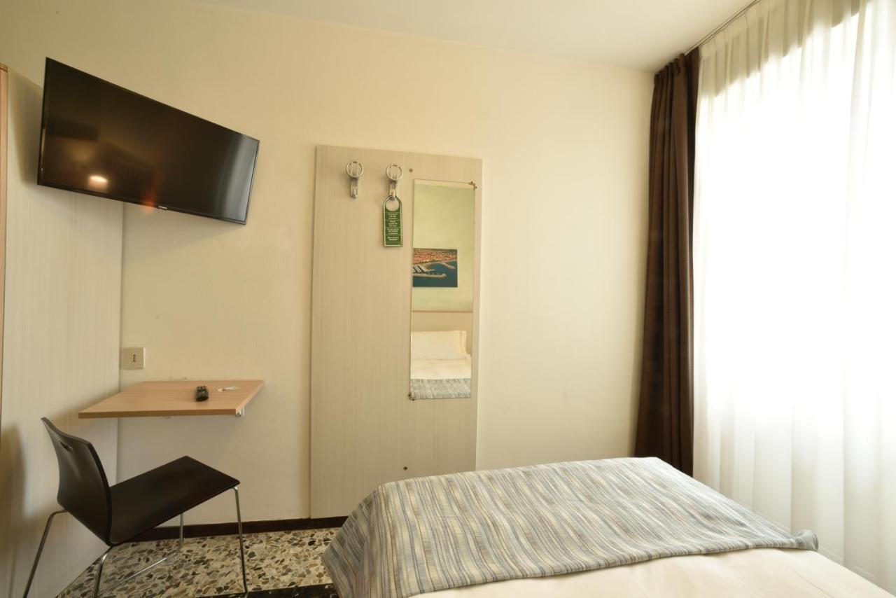 Hotel Ristorante La Marina Mhotelsgroup San Bartolomeo Al Mare Exteriér fotografie