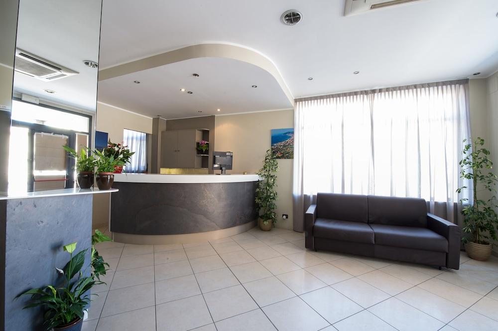 Hotel Ristorante La Marina Mhotelsgroup San Bartolomeo Al Mare Exteriér fotografie