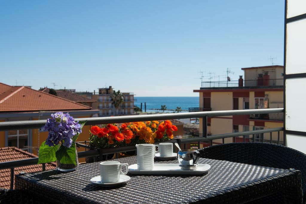 Hotel Ristorante La Marina Mhotelsgroup San Bartolomeo Al Mare Exteriér fotografie