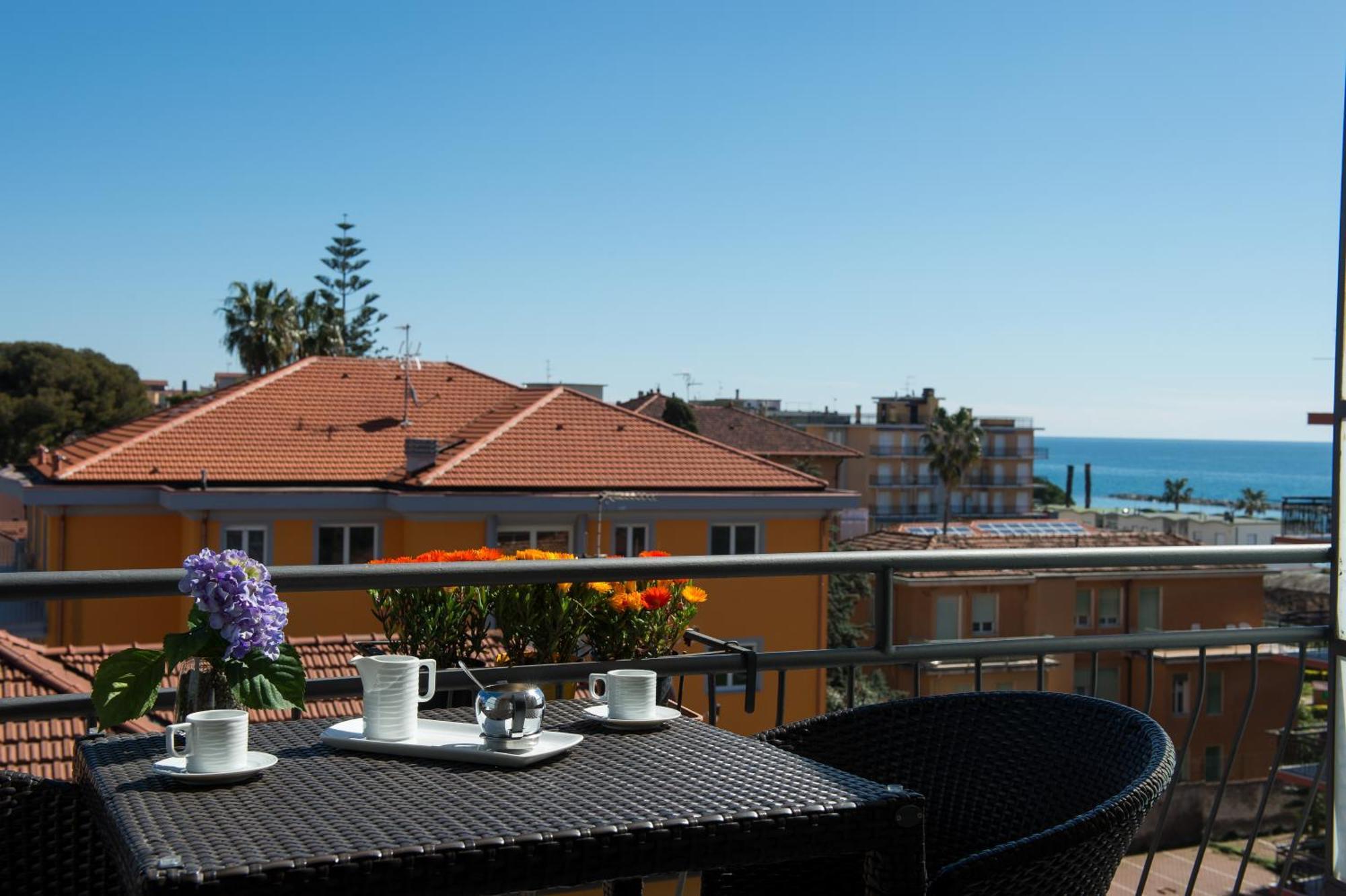 Hotel Ristorante La Marina Mhotelsgroup San Bartolomeo Al Mare Exteriér fotografie