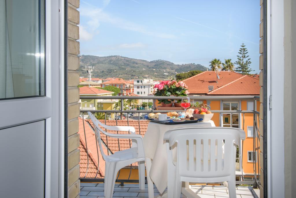 Hotel Ristorante La Marina Mhotelsgroup San Bartolomeo Al Mare Exteriér fotografie