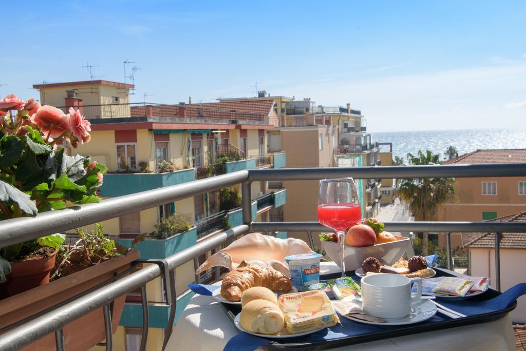 Hotel Ristorante La Marina Mhotelsgroup San Bartolomeo Al Mare Exteriér fotografie