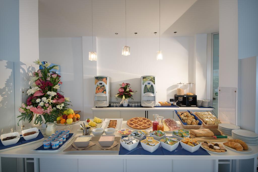 Hotel Ristorante La Marina Mhotelsgroup San Bartolomeo Al Mare Exteriér fotografie