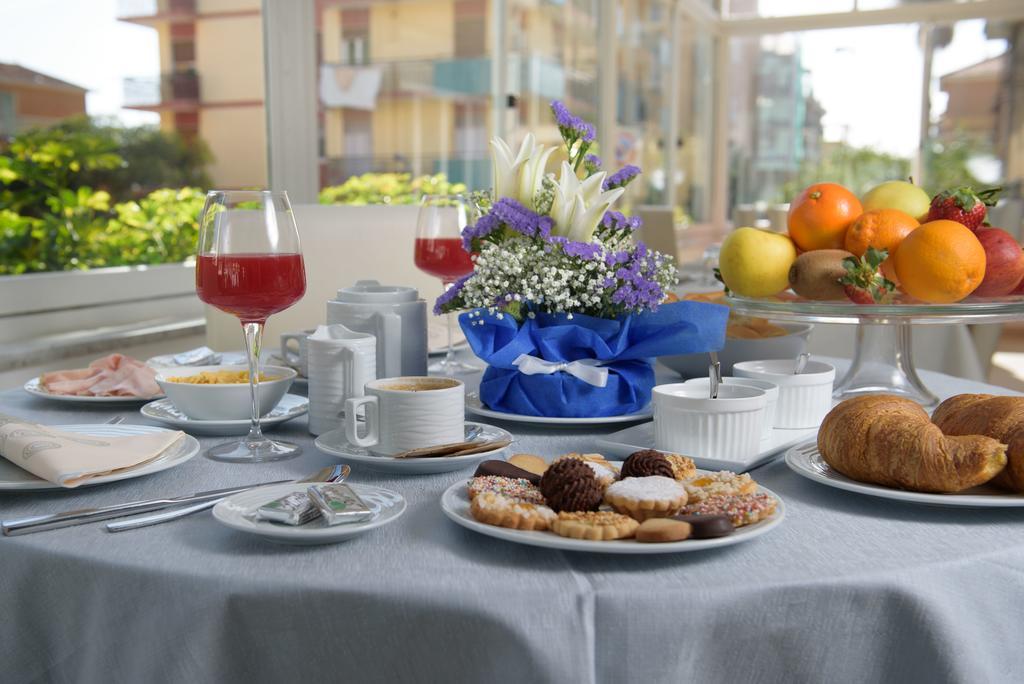 Hotel Ristorante La Marina Mhotelsgroup San Bartolomeo Al Mare Exteriér fotografie
