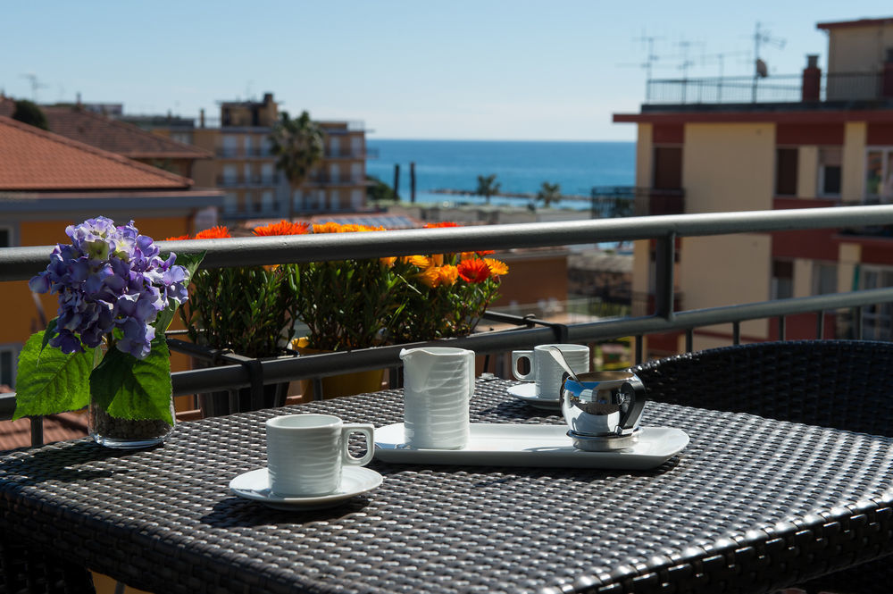 Hotel Ristorante La Marina Mhotelsgroup San Bartolomeo Al Mare Exteriér fotografie